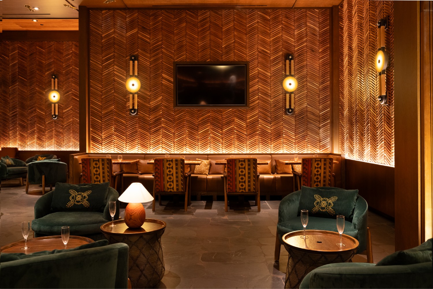 LED Lighting at Mohegan Sun’s VIP Lounge & Bar