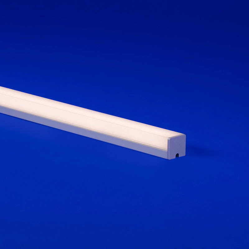TRE3-FLAT (01) is LED light fixture with three-sided diffused lens for LED free direct view applications