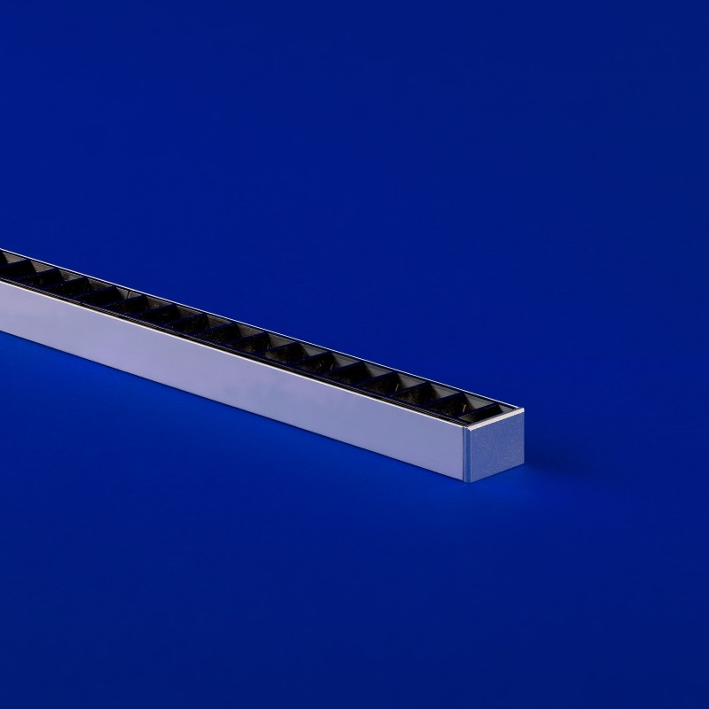 LED fixture with a louver that is designed to eliminate glare